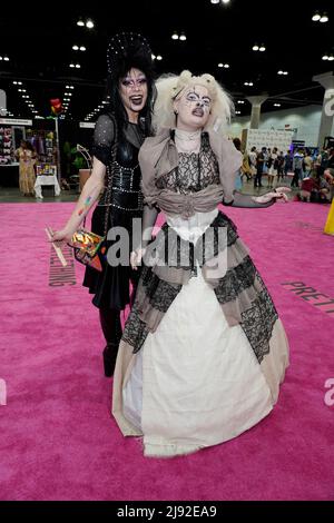 Teilnehmer des RuPaul DragCon 2022, Tag 3, der am Sonntag, 15. Mai 2022, im LA Convention Center in Los Angeles, Kalifornien, stattfand. Foto von Jennifer Graylock-Graylock.com Stockfoto