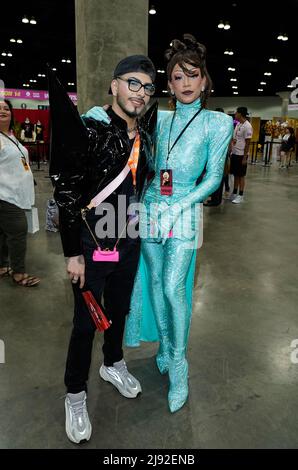 Teilnehmer des RuPaul DragCon 2022, Tag 3, der am Sonntag, 15. Mai 2022, im LA Convention Center in Los Angeles, Kalifornien, stattfand. Foto von Jennifer Graylock-Graylock.com Stockfoto