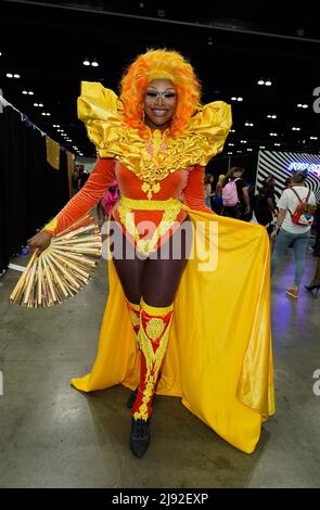 Teilnehmer an der RuPaul DragCon 2022, Tag 3, die am Sonntag, 15. Mai 2022, im LA Convention Center in Los Angeles, Kalifornien, stattfand. Foto von Jennifer Graylock-Graylock.com Stockfoto