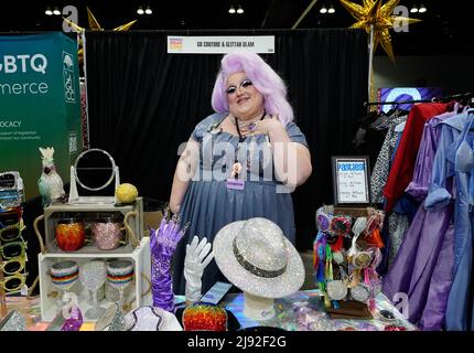 Allgemeine Atmosphäre während der RuPaul DragCon 2022, Tag 2, die am Freitag, den 14. Mai 2022, im LA Convention Center in Los Angeles, Kalifornien, stattfand. Foto von Jennifer Graylock-Graylock.com Stockfoto