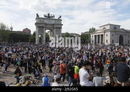 Demonstration zugunsten von DDL Zan, die verbale und körperliche Aggression gegen Homosexuelle und behinderte Menschen schützen soll.Featuring: Atmosphere wo: Mailand, Italien Wann: 08. Mai 2021 Credit: Mairo Cinquetti/WENN Stockfoto