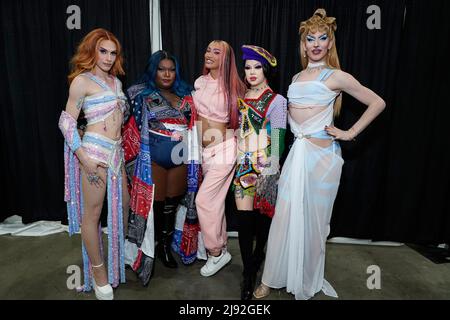 Jasmine Kennedie, Kornbread the Snack Jeté, Kerri Colby, Willow pill, Bosco während der RuPaul DragCon 2022, Tag 2, die am Freitag, den 14. Mai 2022 im LA Convention Center in Los Angeles, Kalifornien, stattfand. Foto von Jennifer Graylock-Graylock.com Stockfoto