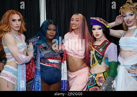 Jasmine Kennedie, Kornbread the Snack Jeté, Kerri Colby, Willow pill, Bosco während der RuPaul DragCon 2022, Tag 2, die am Freitag, den 14. Mai 2022 im LA Convention Center in Los Angeles, Kalifornien, stattfand. Foto von Jennifer Graylock-Graylock.com Stockfoto