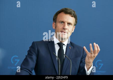 09.05.2022, Berlin, Berlin, Deutschland - der Präsident der Französischen Republik Emmanuel Macron bei einer Pressekonferenz im Kanzleramt. 00R220509D162 Stockfoto
