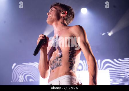 Neapel, Italien. 20.. Juli 2020. Blanco, Pseudonym von Riccardo Fabbriconi, tritt live im Palapartenope auf. Quelle: Pacific Press Media Production Corp./Alamy Live News Stockfoto