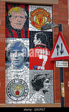 Football MUFC, MCFC, Cantona, Francis Lee, Mark Kennedy Mosaiken berühmter Mancunians im Afflecks Palace, Church St, Manchester, England, Großbritannien, M4 1PW Stockfoto