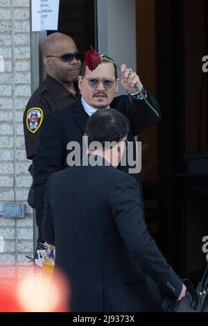 Fairfax, VA, USA am 17. Mai 2022 trifft der Schauspieler Johnny Depp am 17. Mai 2022 wegen seines Anti-Diffamierungsverfahrens im Fairfax County Courthouse in Fairfax, VA, USA, ein. Foto von Chris Kleponis/CNP/ABACAPRESS.COM Stockfoto