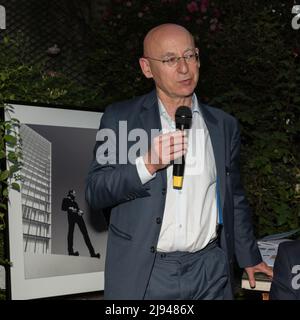 Paris, 19/05/2022 : Soirée aux pieds de la Tour Eiffel - Vente aux enchères, au Profit de l'Association PLUS GRANDS QUE LA VIE , GRÖSSER ALS DAS LEBEN. Stockfoto