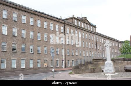 Das Tay Works Dundee und das Kriegsdenkmal der Polizei Stockfoto