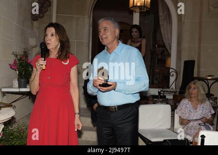 Paris, 19/05/2022 : Soirée aux pieds de la Tour Eiffel - Vente aux enchères, au Profit de l'Association PLUS GRANDS QUE LA VIE , GRÖSSER ALS DAS LEBEN. Stockfoto