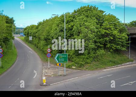 A494, Queensferry Bypass - Willkommen in Wales Stockfoto