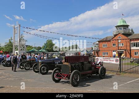 Historische Rekordhalter in Outer Paddock, Centenary of Speed, 17. Mai 2022, Brooklands Museum, Weybridge, Surrey, England, Großbritannien, Großbritannien, Europa Stockfoto