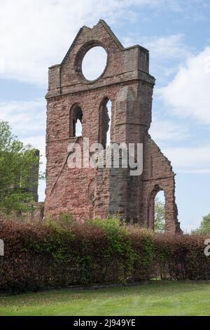 Arbroath Abbey das südliche Querschiff und das runde Fenster dienen als Führer für Seeleute Stockfoto