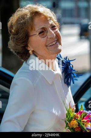 Amsterdam, Niederlande. 19.. Mai 2022. Prinzessin Margriet von den Niederlanden verlässt am 19. Mai 2022 das Het Scheepvaartmuseum in Amsterdam, nachdem sie an der Feier des 200.-jährigen Bestehens des Royal College Zeemanshoop teilgenommen hatte.Quelle: Albert Nieboer/Netherlands OUT/Point de Vue OUT/dpa/Alamy Live News Stockfoto