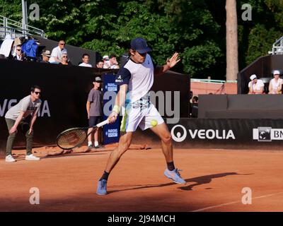 Alex de Minaur (AUS) im Einsatz gegen Yosuke Watanuki (JPN) während des Viertelfinales beim Open Parc Auvergne-Rhone-Alpes Lyon 2022, ATP 250 Tennisturnier am 19. Mai 2022 im Parc de la Tete d'Or in Lyon, Frankreich - Foto: Patrick Cannaux/DPPI/LiveMedia Stockfoto