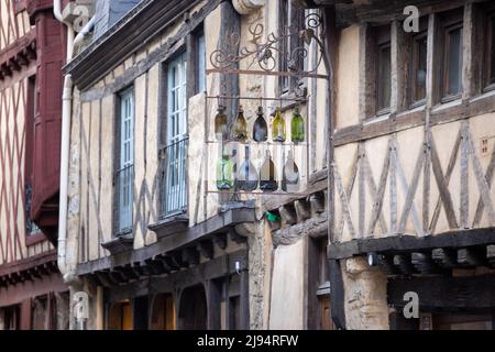 Ein Weinladen in der Altstadt von Le Mans, Sarthe, Frankreich Stockfoto