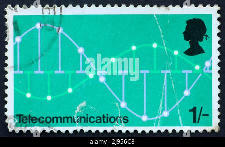 GROSSBRITANNIEN – UM 1969: Ein in Großbritannien gedruckter Stempel zeigt Pulscode-Modulationsgraph, Telekommunikation, um 1969 Stockfoto