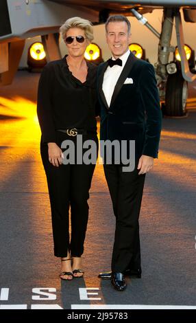 19. Mai 2022 - London, England, Großbritannien - Hannah Summers und Anton Du Beke bei Top Gun 2: Maverick - Royal UK Filmpremiere, Odeon Leicester Square Stockfoto