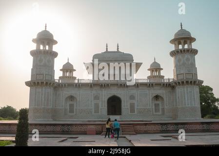 Ein Abend am Grab von Itimad ud daula, Agra, Indien Stockfoto