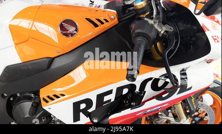 Bordeaux , Aquitaine Frankreich - 05 08 2022 : Honda cbr 1000RR r fireblade Logo und Markentext auf Tankkraftstoff-Motorrad aus japan Stockfoto