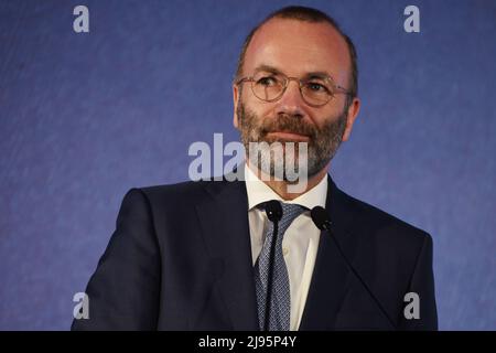 Neapel, Italien. 20.. Mai 2022. Manfred Weber, Vorsitzender der Partei Popular European Rede auf der von der Forza Italia Party 'Italia del futuro la forza che unisce' organisierten Tagung. (Foto: Pasquale Gargano/Pacific Press/Sipa USA) Quelle: SIPA USA/Alamy Live News Stockfoto