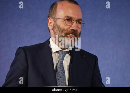 Neapel, Italien. 20.. Mai 2022. Manfred Weber, Vorsitzender der Partei Popular European Rede auf der von der Forza Italia Party 'Italia del futuro la forza che unisce' organisierten Tagung. (Foto: Pasquale Gargano/Pacific Press/Sipa USA) Quelle: SIPA USA/Alamy Live News Stockfoto