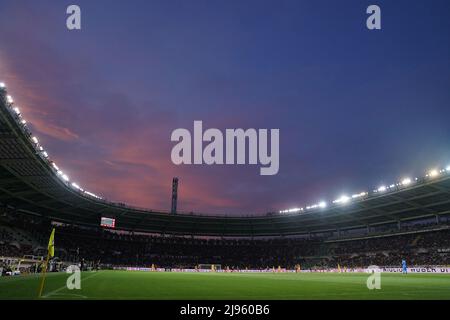 Turin, Italien. 20.. Mai 2022. Foto Spada/LaPresse 20 Maggio 2022 - Torino Italia Sport, Calcio Torino vs Roma - Campionato italiano di calcio Serie A Tim 2021/2022 - Stadio olimpico Nella foto: tramonto Photo Spada/LaPresse 20 May , 2022 - Turin ,Italy Sport, Soccer Torino vs Roma - - Ital Serie A Football Championship 2021/2022 - olympic Stadium auf dem Foto: cairo Credit: PRESSINPHOTO SPORTS AGENCY/Alamy Live News Stockfoto