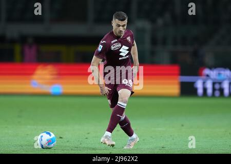 Turin, Italien. 20.. Mai 2022. Foto Spada/LaPresse 20 Maggio 2022 - Torino Italia Sport, Calcio Torino vs Roma - Campionato italiano di calcio Serie A Tim 2021/2022 - Stadio olimpico Nella foto: Alessandro Buongiorno (FC Turin); Foto Spada/LaPresse 20. Mai 2022 - Turin ,Italien Sport, Fußball Torino vs Roma - - Italienische Serie A Fußball-Meisterschaft 2021/2022 - olympiastadion auf dem Foto: Alessandro Buongiorno (Turin FC); Credit: PRESSINPHOTO SPORTS AGENCY/Alamy Live News Stockfoto