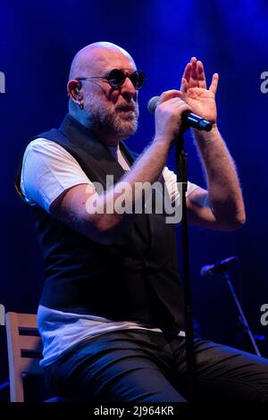 Brescia, Italien. 19. Mai 2022. Der italienische Sänger Mario Biondi spielt im Dis play Theater in Brescia für seine romantische Tour 2022 Stockfoto