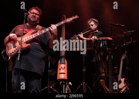 Brescia, Italien. 19. Mai 2022. Der italienische Sänger Mario Biondi spielt im Dis play Theater in Brescia für seine romantische Tour 2022 Stockfoto