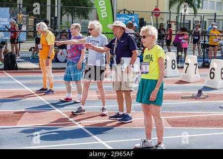 Fort Ft. Lauderdale Florida,Ansin Sports Complex Track & Field National Senior Games,Senioren Frauen Läufer Konkurrenten Frauen Frauen vor 90 und älter,sta Stockfoto