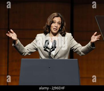 Washington, USA. 20.. Mai 2022. Vizepräsidentin Kamala Harris hält Bemerkungen während der Asian American Pacific Islander-Feierung in Washington, DC am Freitag, 20. Mai 2022. Foto von Jemal Gräfin/UPI Credit: UPI/Alamy Live News Stockfoto