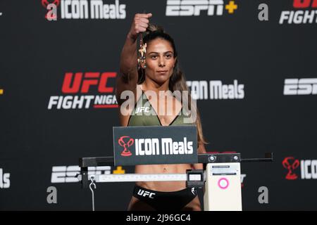 Las Vegas, USA. 20.. Mai 2022. LAS VEGAS, NV - 20. Mai: Tabatha Ricci tritt am 20. Mai 2022 in LAS VEGAS, USA, auf die Skala für die offiziellen Wägeversuche bei der UFC Apex für die UFC Fight Night - Holm vs Vieira - ein. (Foto von Louis Grasse/PxImages) Credit: Px Images/Alamy Live News Stockfoto