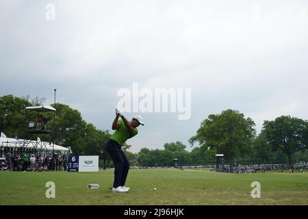 Tulsa, USA. 20.. Mai 2022. Tiger Woods spielt das sechste Loch in der zweiten Runde während der PGA Championship im Southern Hills Country Club in Tulsa, Oklahoma am Freitag, den 20. Mai 2022. Foto von Kyle Rivas/UPI Credit: UPI/Alamy Live News Stockfoto