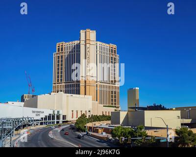 Las Vegas, MAI 13 2022 - Sonniger Blick auf den Palazzo Stockfoto