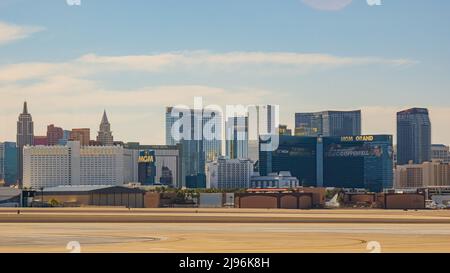 Las Vegas, 15 2022. MAI - Blick am Nachmittag auf den Strip und den internationalen Flughafen Harry Reid Stockfoto
