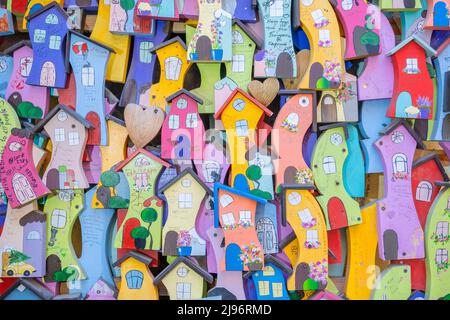 Odessa, Ukraine, Osteuropa. 26. März 2019. Hintergrund von dekorativen bunten Holzhäusern (Bild: © Andrey Nekrasov/ZUMA Press Wire) Stockfoto