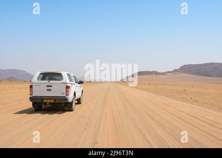 Landschaftsansicht der endlosen Horizonte des Tsaris Passes (auf der C19 Straße durch die Tsaris Berge) in der Namib Wüste, Namibia, Südafrika Stockfoto