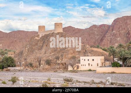 Nizwa, Oman - bekannt für seine Festung und Teil einer erstaunlichen Oase voller Palmen und Bananen, ist Nizwa eines der szenischsten Dörfer im Oman Stockfoto