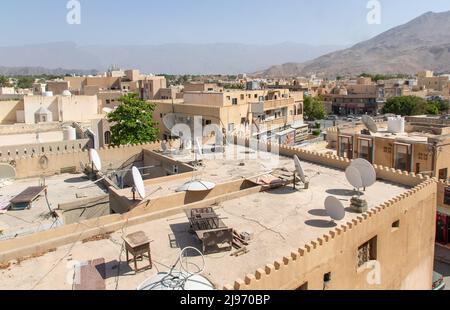 Nizwa, Oman - bekannt für seine Festung und Teil einer erstaunlichen Oase voller Palmen und Bananen, ist Nizwa eines der szenischsten Dörfer im Oman Stockfoto