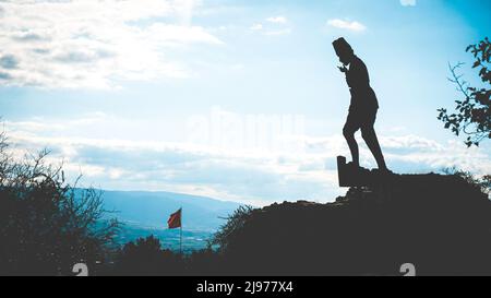 Blick auf die Atatürk-Silhouette vom Schloss Niksar Stockfoto