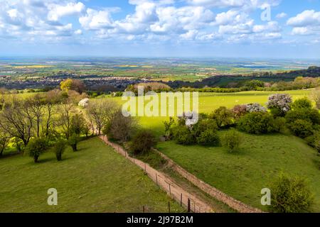 Eine atemberaubende Aussicht über das Vale of Evesham vom Dach des Broadway Tower, Broadway Tower Country Park, Worcestershire, England, Großbritannien. Stockfoto