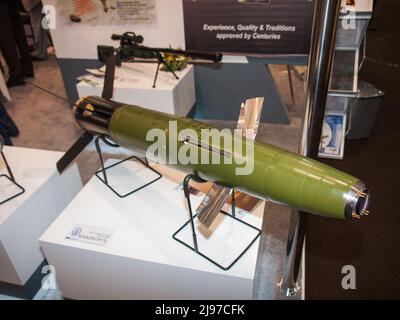 Abu Dhabi, VAE - 23. Februar. 2011: Sowjetunion 2K25 Krasnopol 152 155 mm Kanone-started, fin-stabilisierte, Basis-Bleed-assisted, semi-automatische Laser-Guide Stockfoto