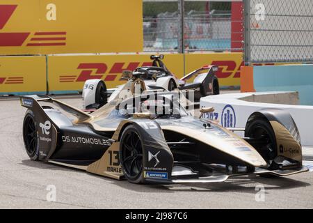 Berlin, 14.. Mai 2022. 2022 Shell Recharge Berlin E-Prix, Runde 7 der ABB FIA Formel E Weltmeisterschaft 2021-22, Tempelhof Airport Circuit in Berlin, Deutschland im Bild: #13 Antonio Felix da COSTA (POR) von DS Techeetach © Piotr Zajac/Alamy Live News Stockfoto