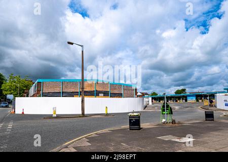 Busbahnhof von Crewe mit bald abgerissenen Busgarage im Stadtzentrum von Crewe-Hésshire, Großbritannien Stockfoto