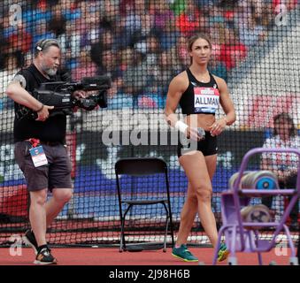 21.. Mai 2022 ; Alexander Stadium, Birmingham, Midlands, England; M&#xfc;ller Birmingham Diamond League Athletics: Valarie Allman USA feiert den Gewinn des Discus der Frauen mit einem Wurf von 67,85 Stockfoto