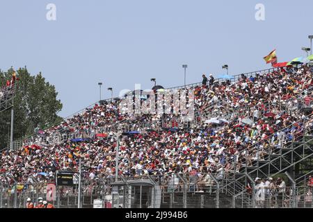 Zuschauer, Fans während des Formel 1 Pirelli Grand Premio de Espana 2022, 6. Runde der FIA Formel 1 Weltmeisterschaft 2022, auf dem Circuit de Barcelona-Catalunya, vom 20. Bis 22. Mai 2022 in Montmelo, Spanien - Foto: Dppi/DPPI/LiveMedia Stockfoto