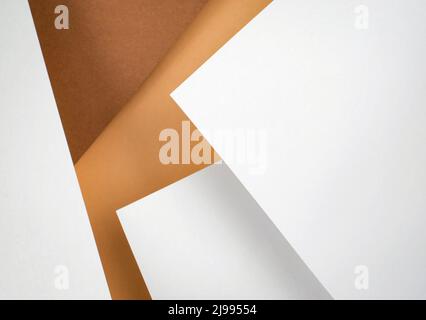 Abstrakte Hintergrundkomposition von ockerfarbenen White Papers Stockfoto