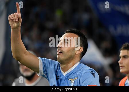 Roma, Italien. 21.. Mai 2022. Pedro Rodriguez Ledesma von der SS Lazio feiert nach dem Tor von 3-2 während der Serie A Fußballspiel zwischen SS Lazio und Hellas Verona im Olimpico-Stadion in Rom (Italien), 21.. Mai 2022. Foto Antonietta Baldassarre/Insidefoto Kredit: Insidefoto srl/Alamy Live News Stockfoto