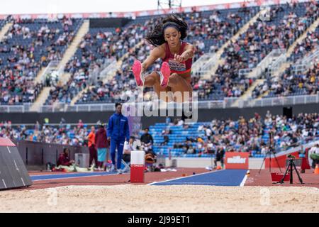 Birmingham, England. 21.. Mai 2022. Katarina Johnson-Thompson (GBR) beim Frauen-Weitsprung während der Müller Diamond League Leichtathletik-Veranstaltung im Alexander Stadium in Birmingham, England. Kredit: Sporting Pics / Alamy Live Nachrichten Stockfoto